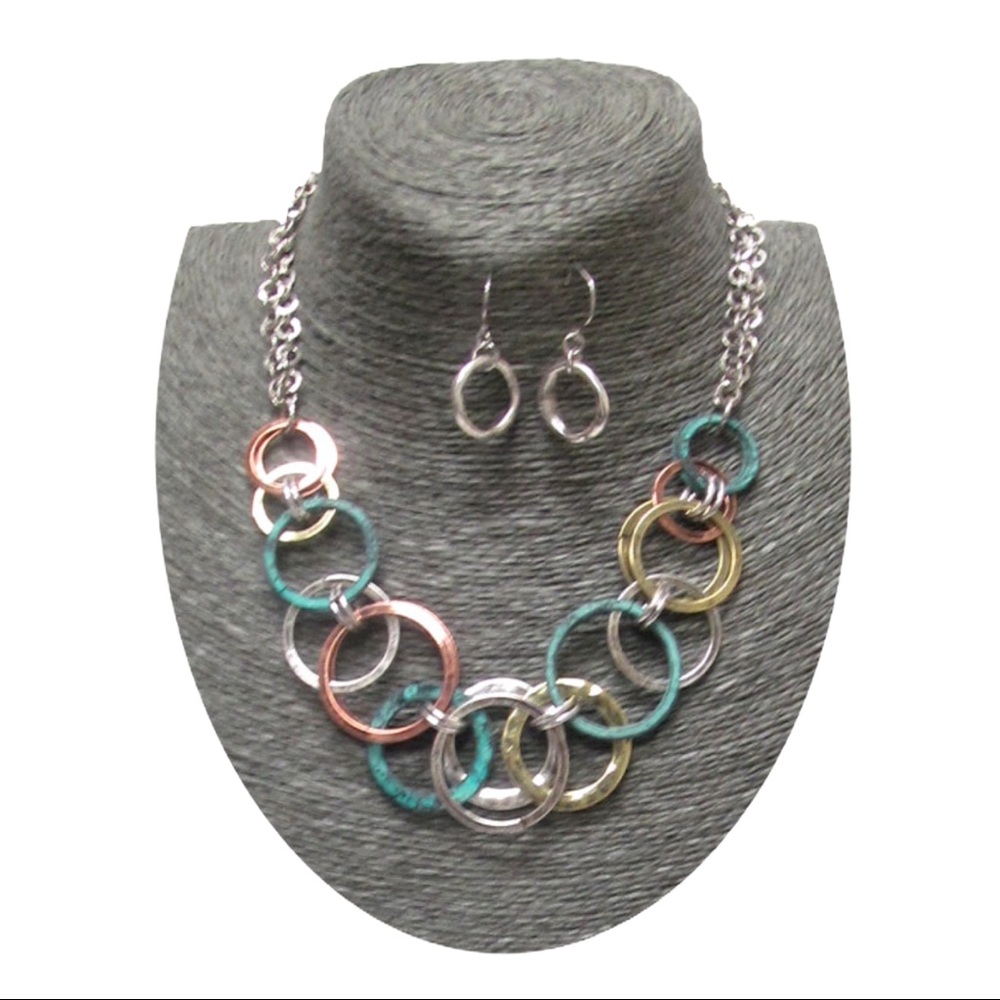 Multi-ring link necklace and earring set